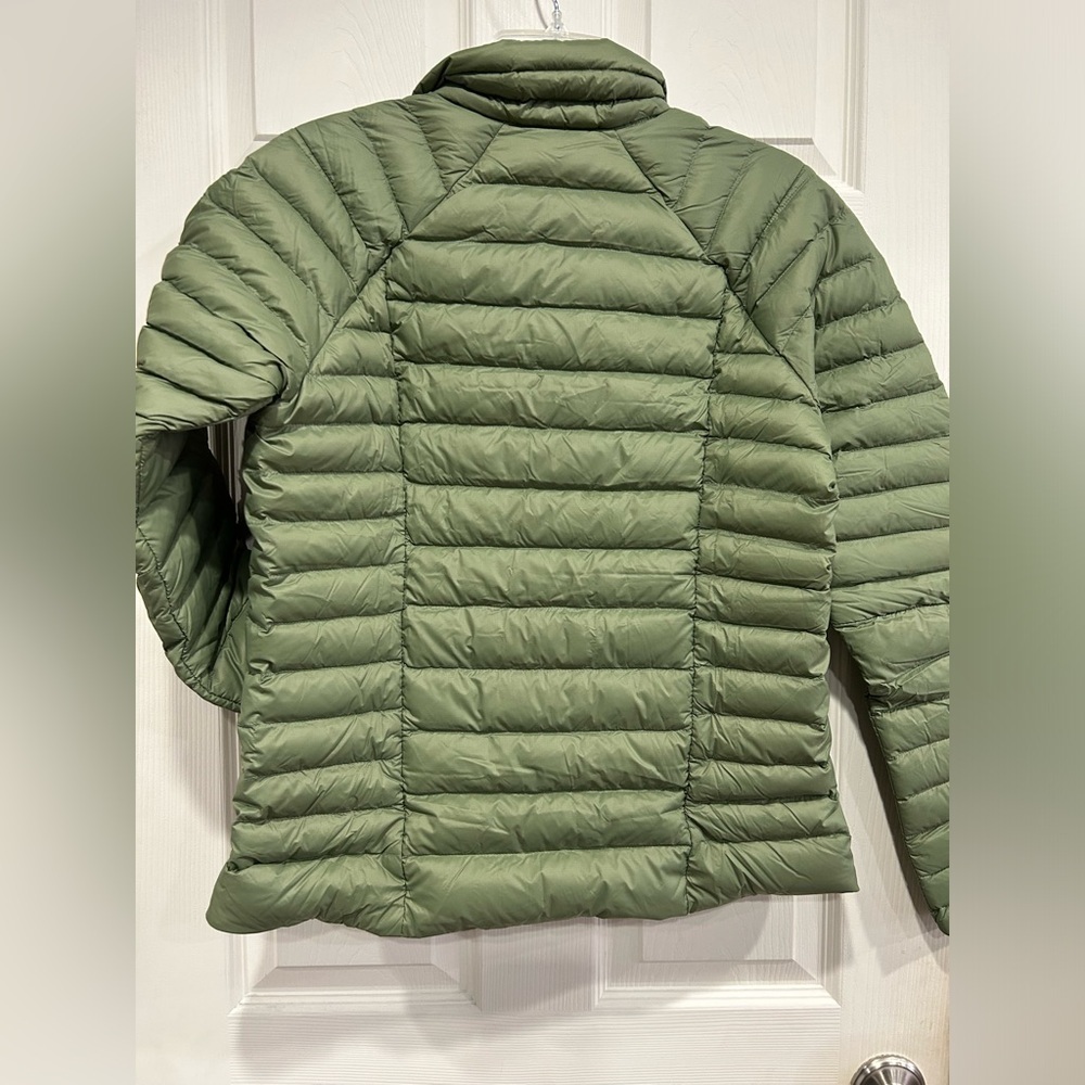 Patagonia Women’s XL Down Sweater Puffer Jacket Terrain Green NWT Puff - Picture 3 of 8